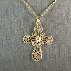 Womens Sterling Silver Gold Tone Religious Cross Pendant Necklace 3.5g E7895